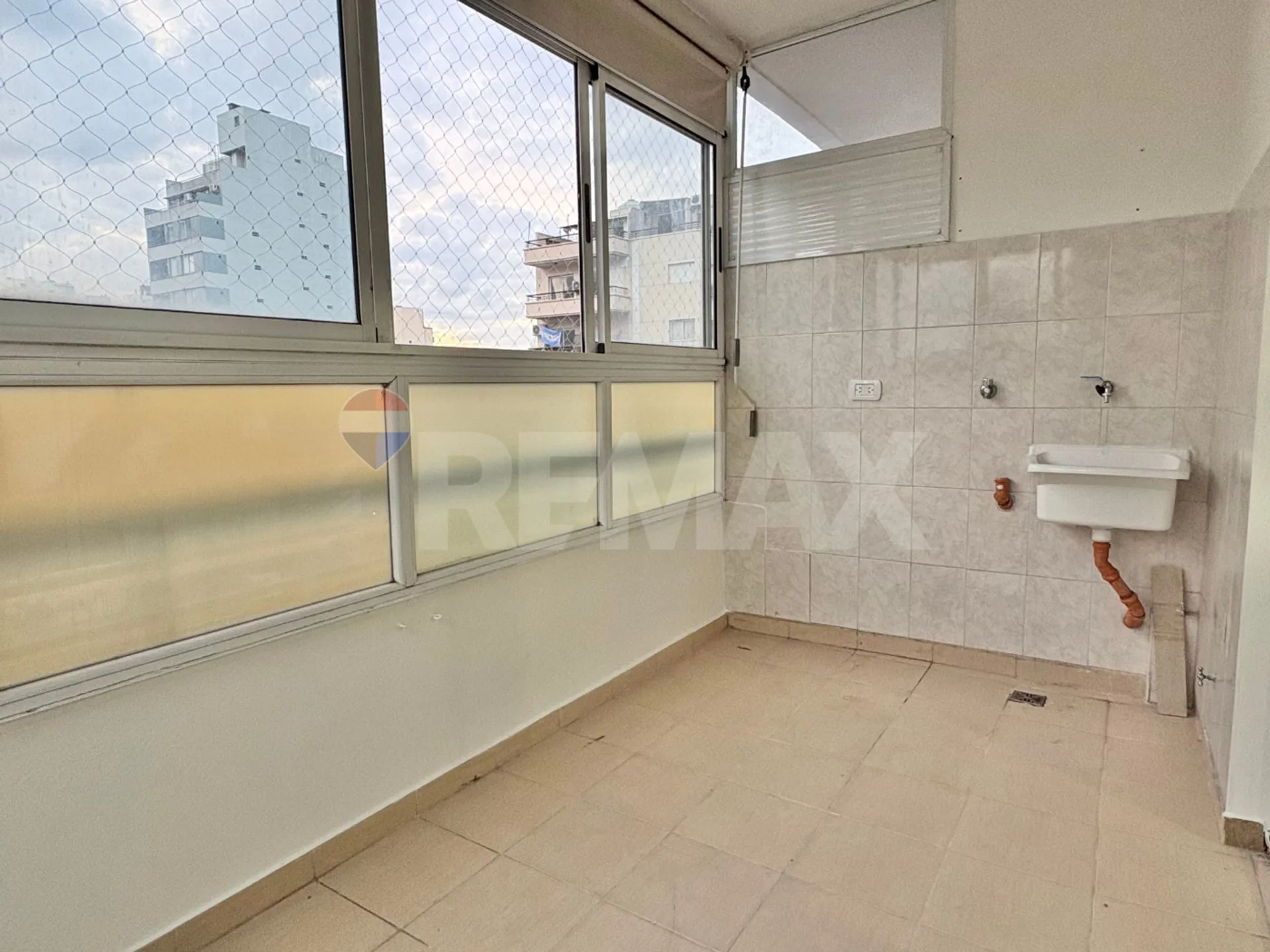 VENTA DEPARTAMENTO 2 AMBIENTES AL FRENTE C/ BALCON foto 2