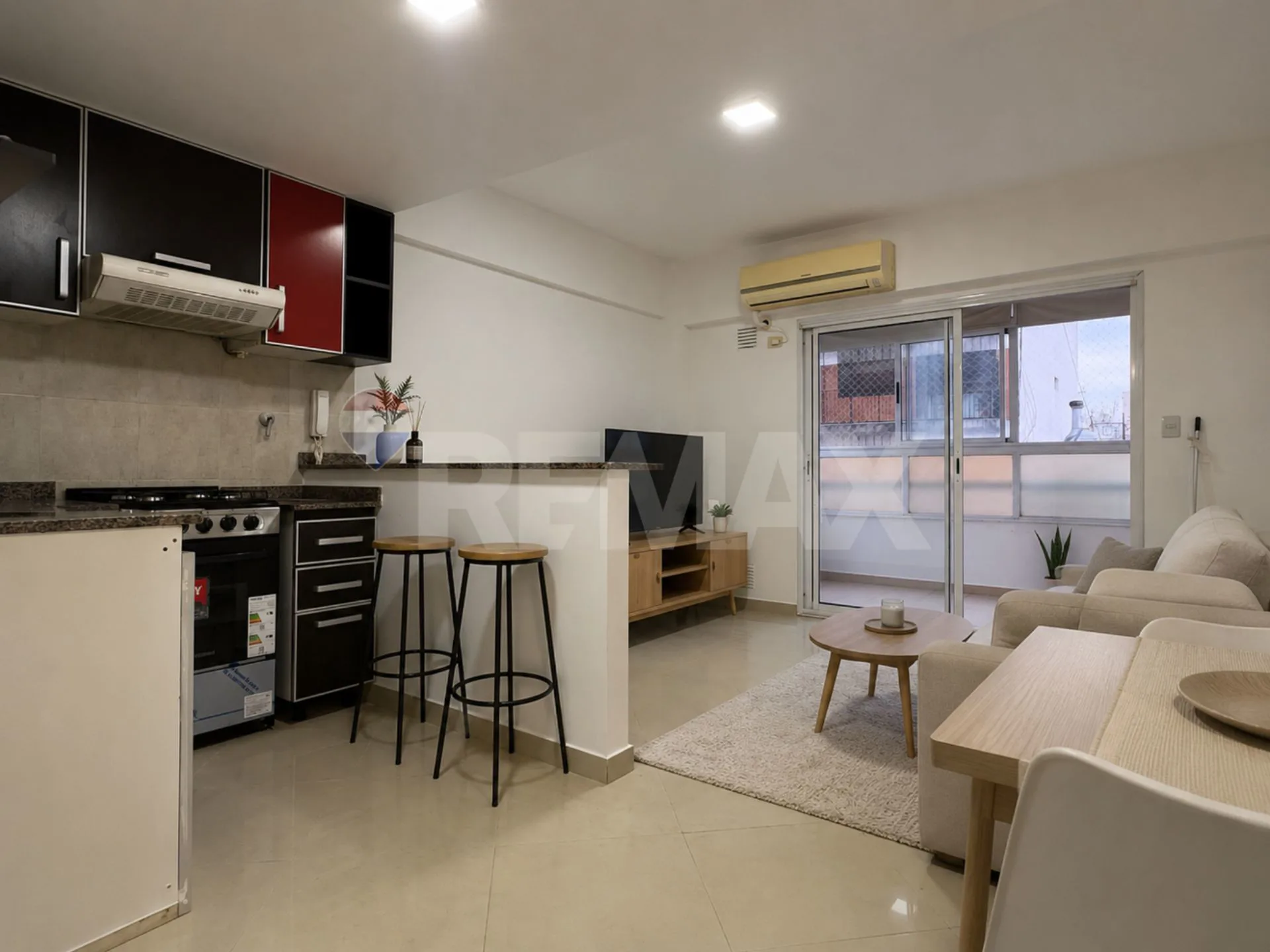 VENTA DEPARTAMENTO 2 AMBIENTES AL FRENTE C/ BALCON foto 4