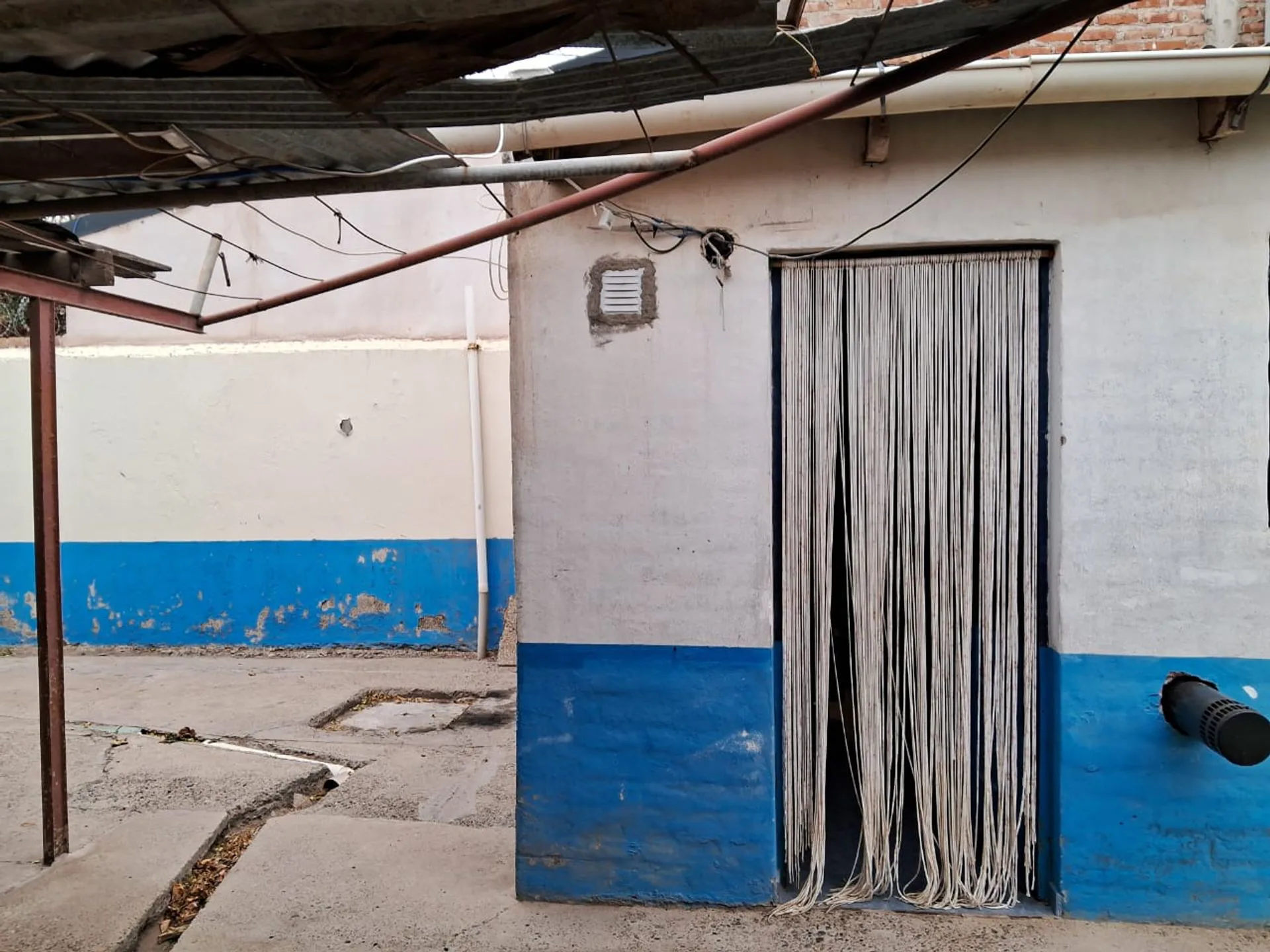 VENTA DE 500 MTS2 ( 2 LOTES ) CON CASA A RECICLAR foto 3