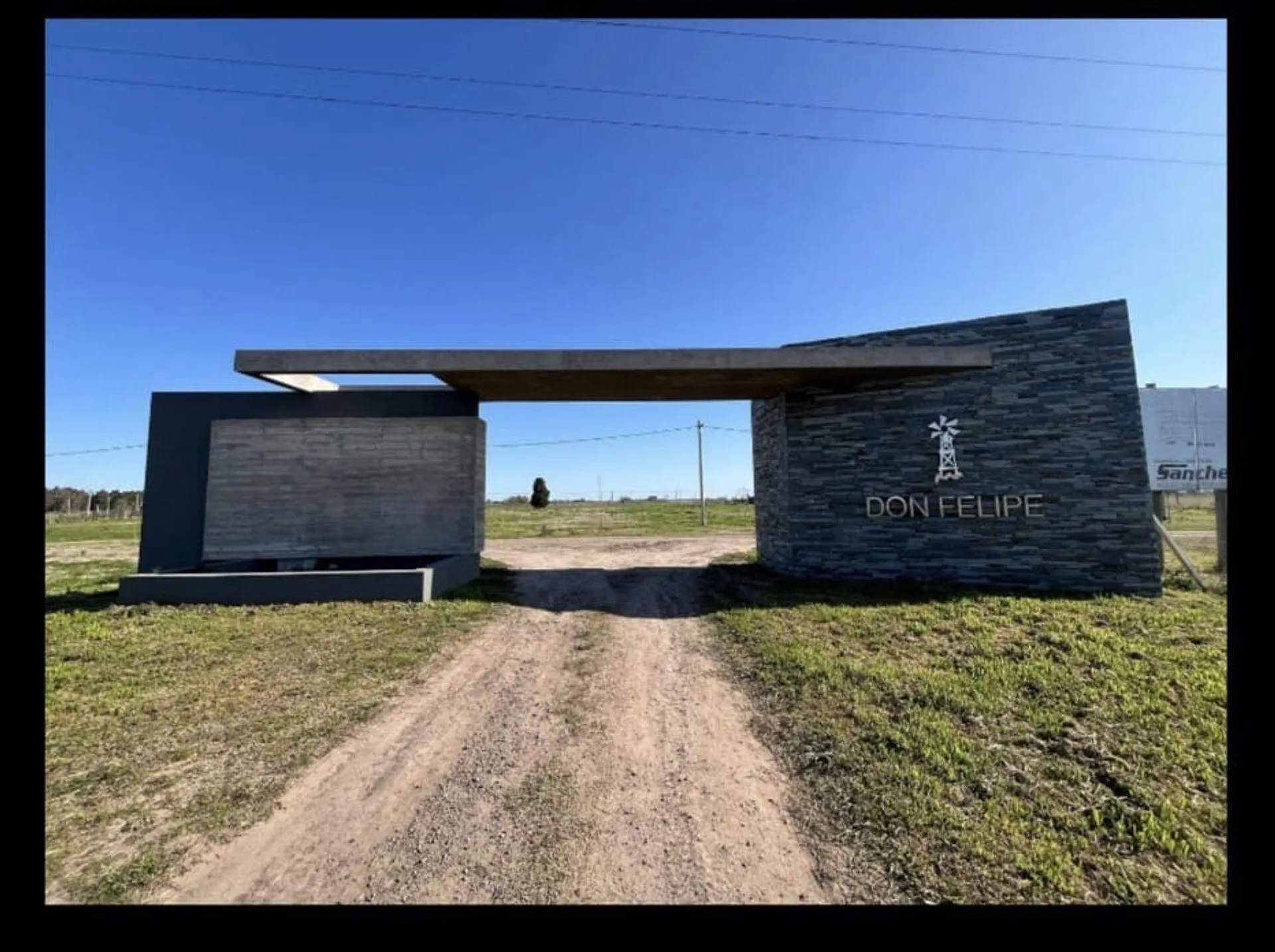 VENTA LOTE BARRIO DON FELIPE, LOBOS foto 2