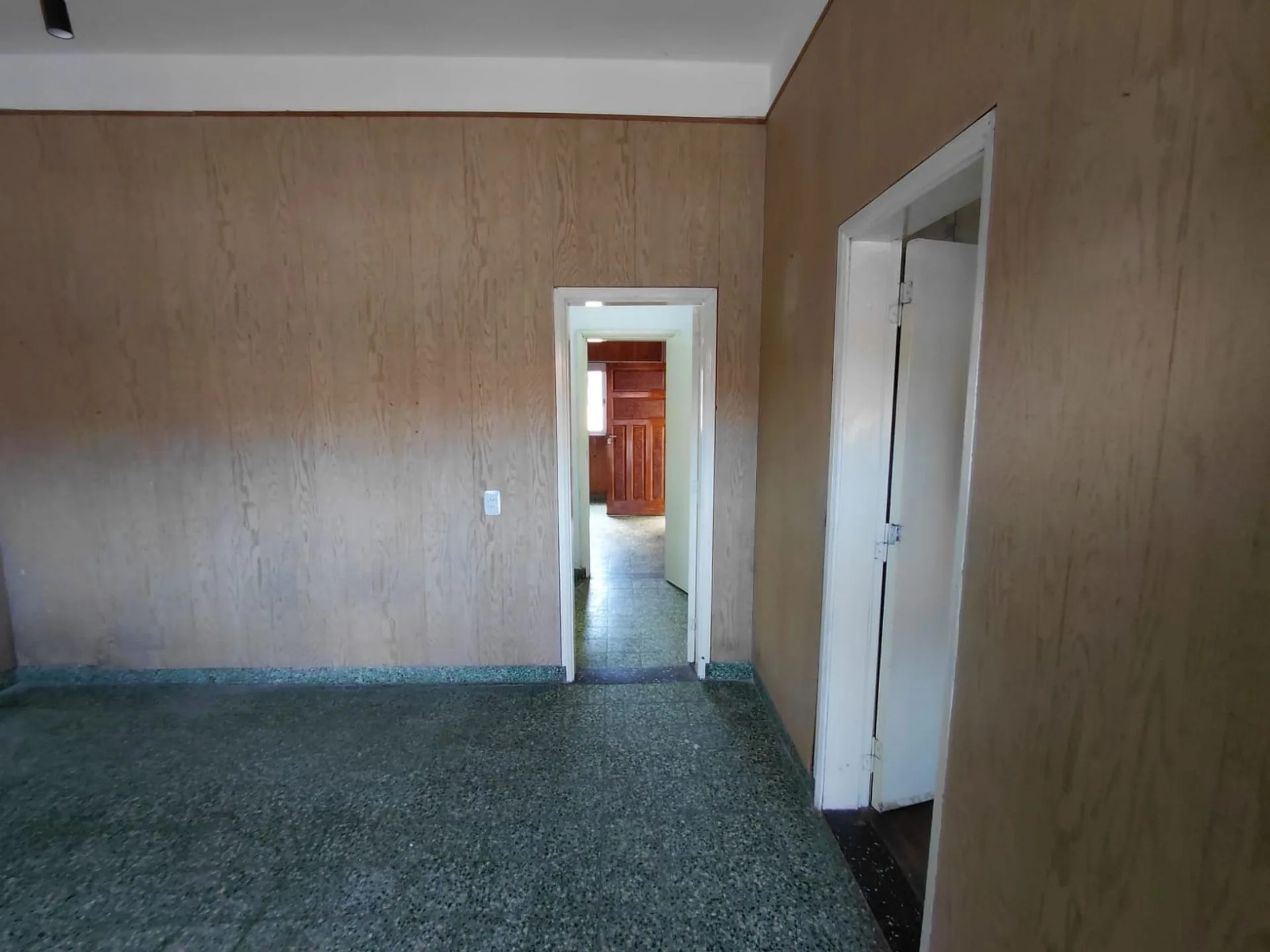 CASA EN ALQUILER WILDE CON GRAN PARQUE foto 4