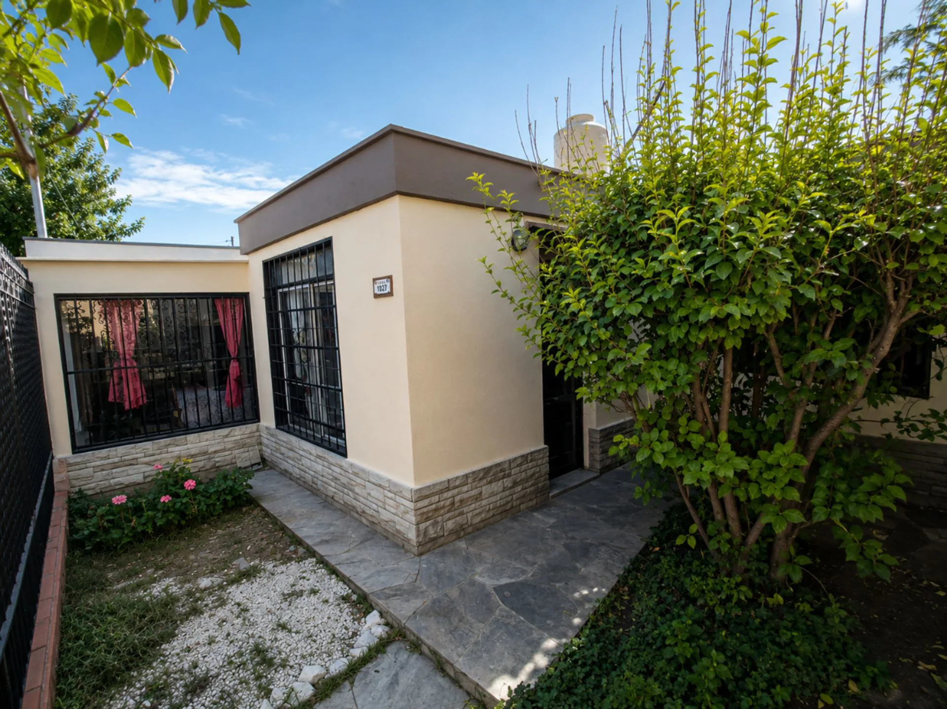 Hermosa casa 3 dorm en B° Cementista, Apta credito foto 3