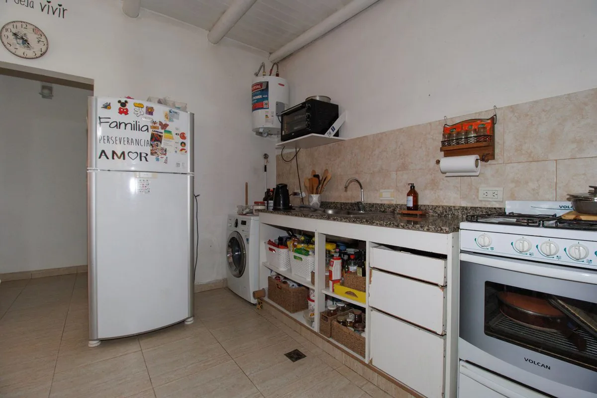 Venta de Casa en Lote Grande foto 3