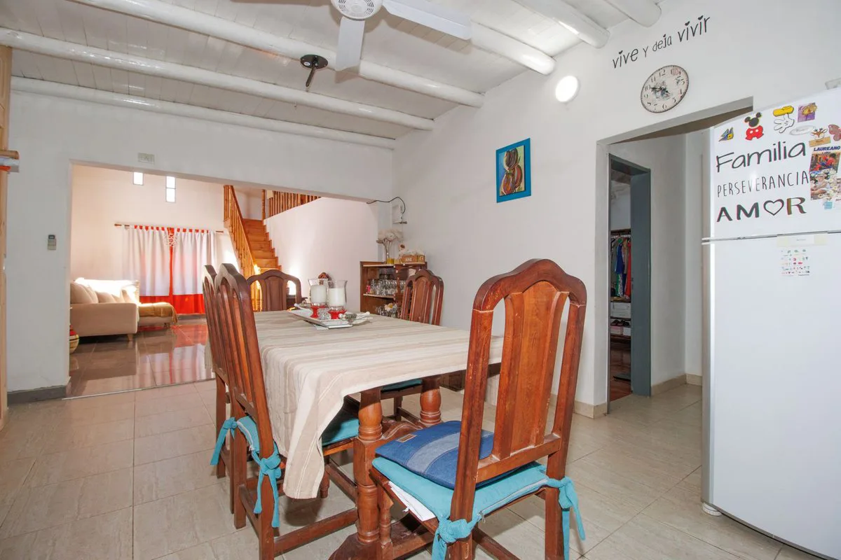 Venta de Casa en Lote Grande foto 5