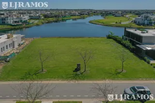 Terreno al lago en venta en el Barrio Marinas, Puertos / Escobar foto 1