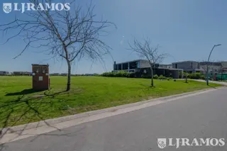 Terreno al lago en venta en el Barrio Marinas, Puertos / Escobar foto 3