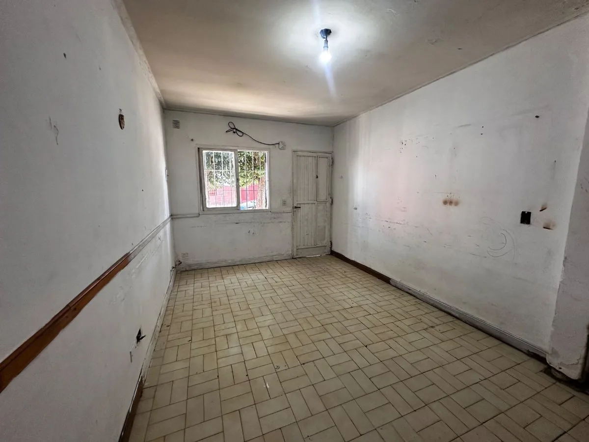 VENTA DUPLEX 3 AMBIENTES CON PATIO Y COCHERA foto 4