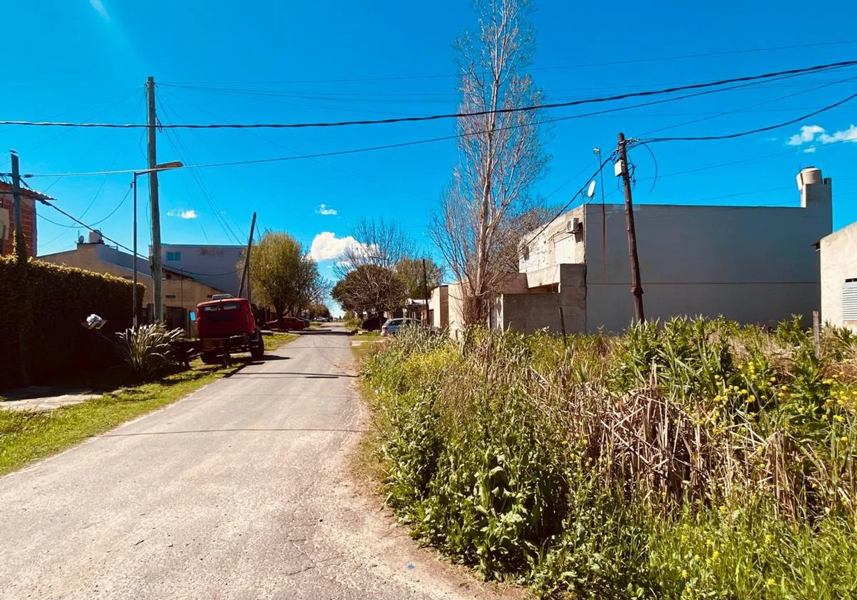 CASA 3 DORMITORIOS EN VENTA LA PLATA A TERMINAR foto 3