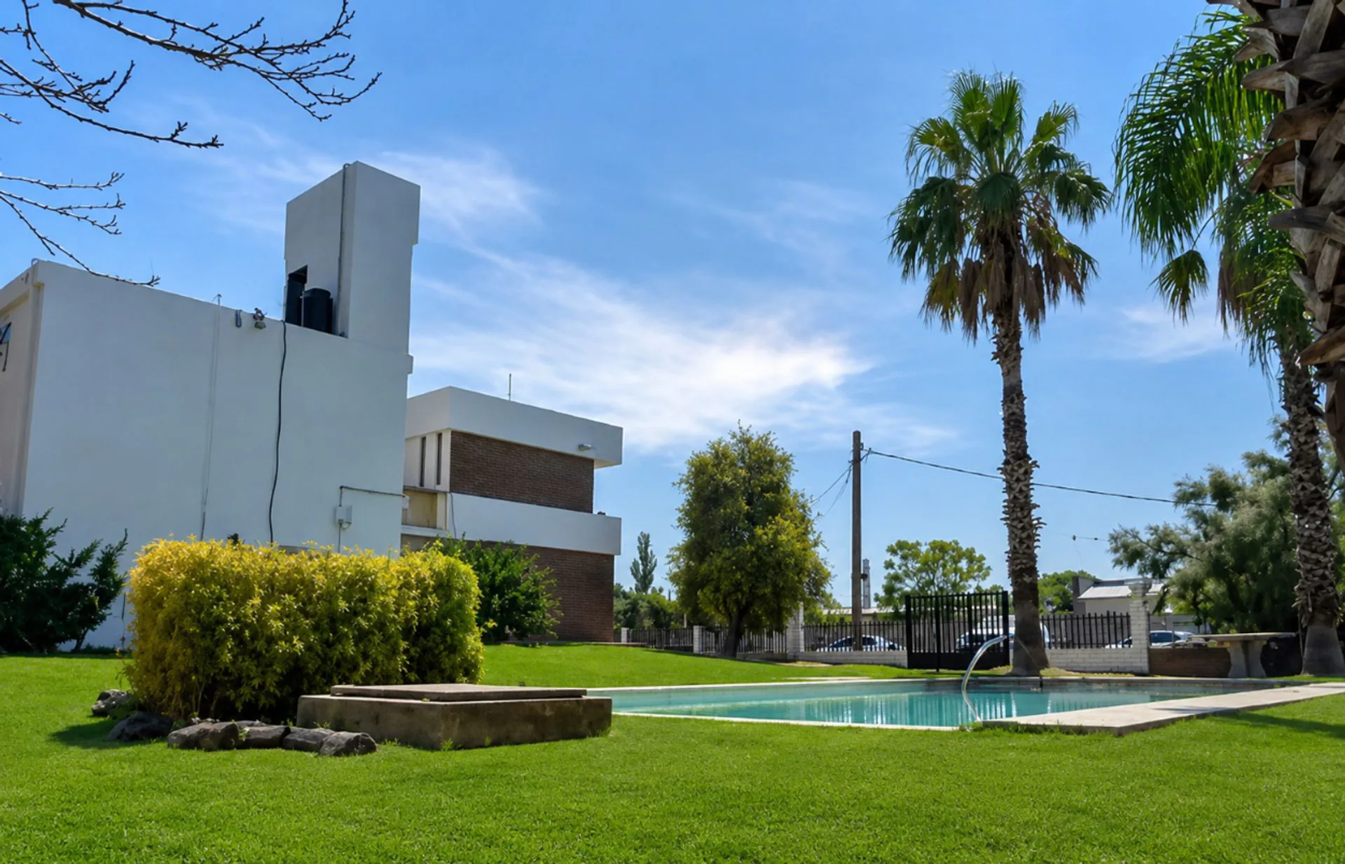 VENTA DE CASA 5 DORMITORIOS CON PILETA foto 2