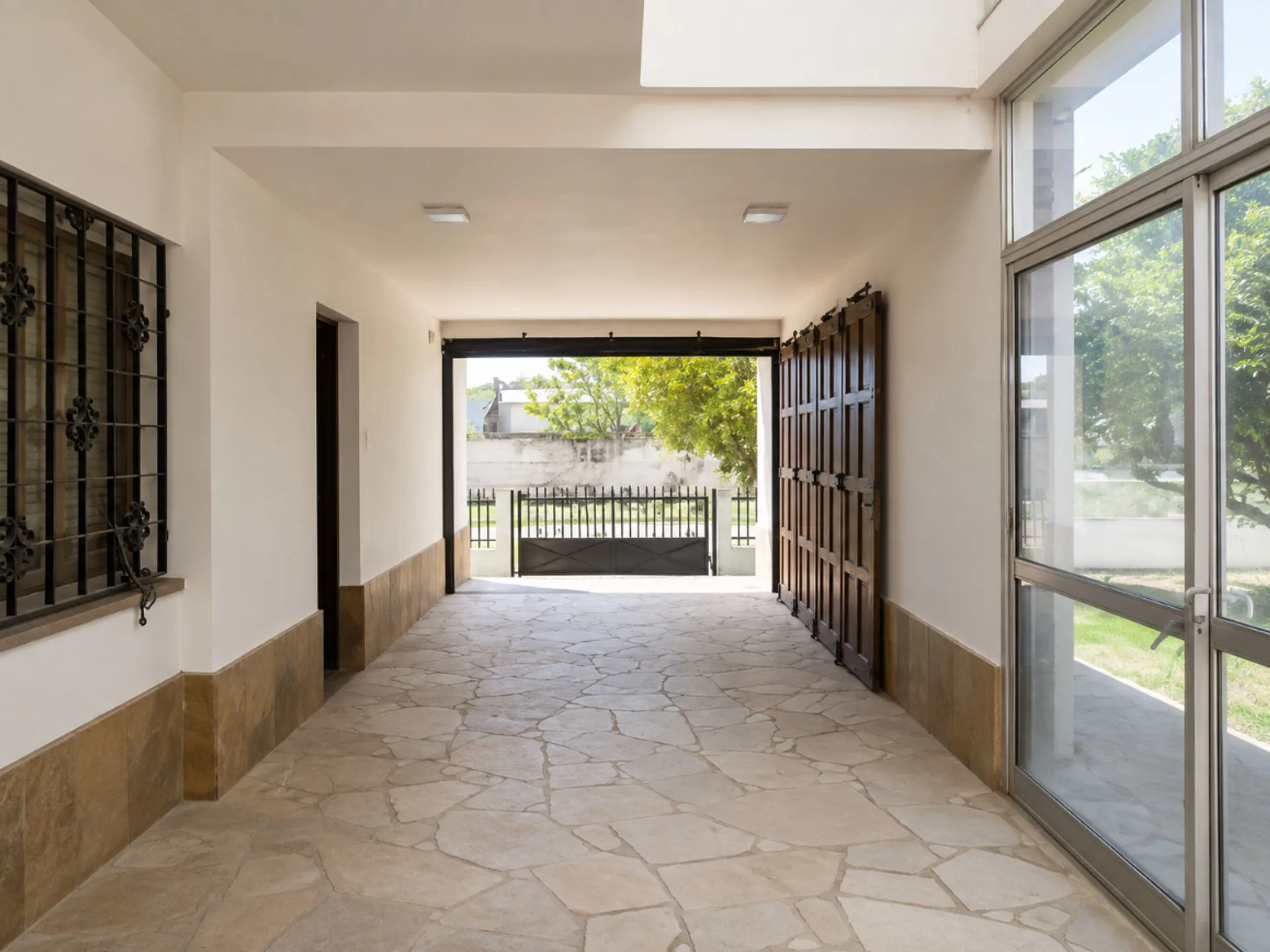VENTA DE CASA 5 DORMITORIOS CON PILETA foto 4