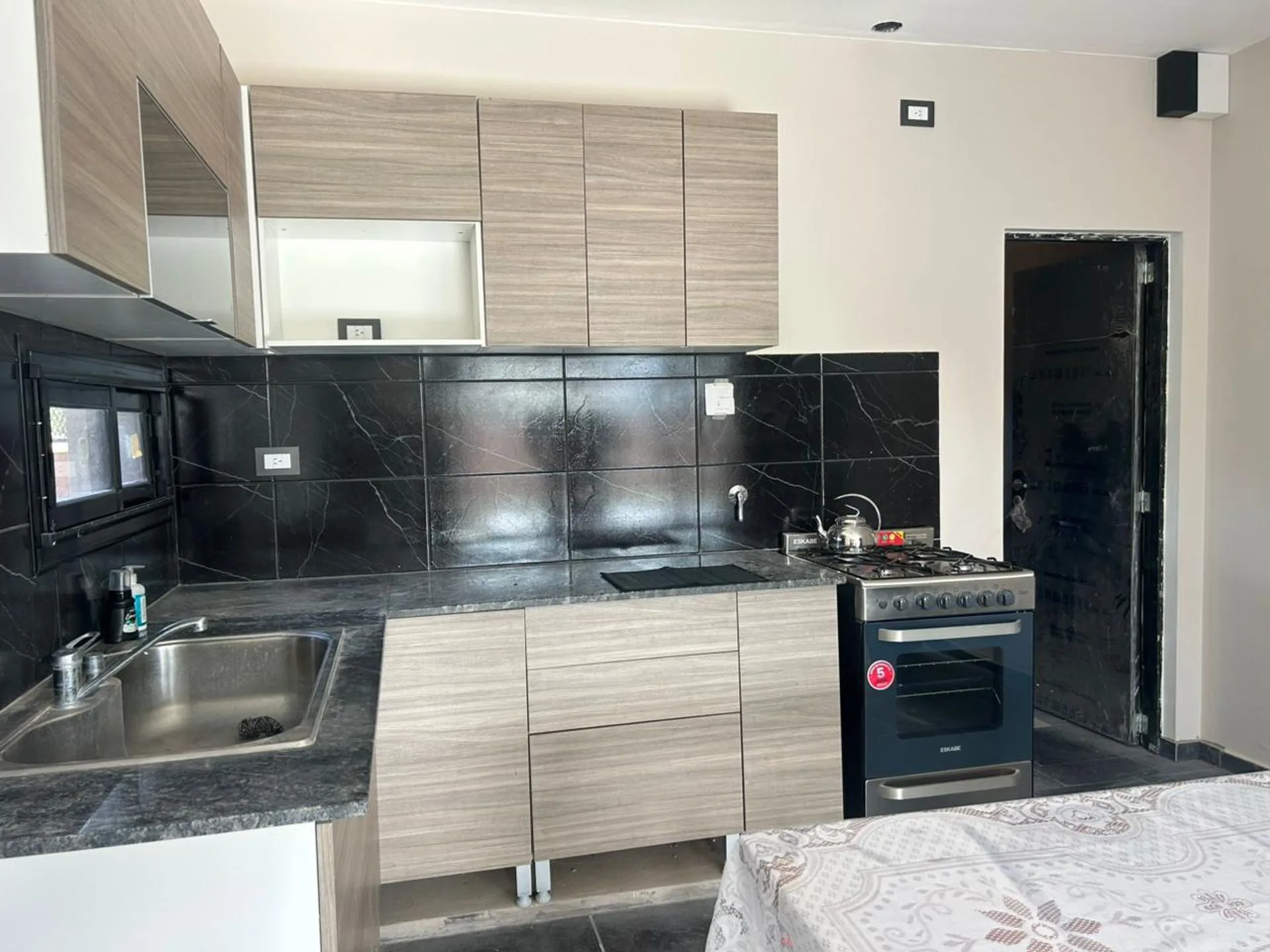 CASA 2 DORMITORIOS EN VENTA GONNET A TERMINAR foto 5