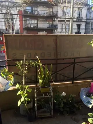 Departamento 3 ambientes al frente con balcón, zona Parque Patricios foto 3