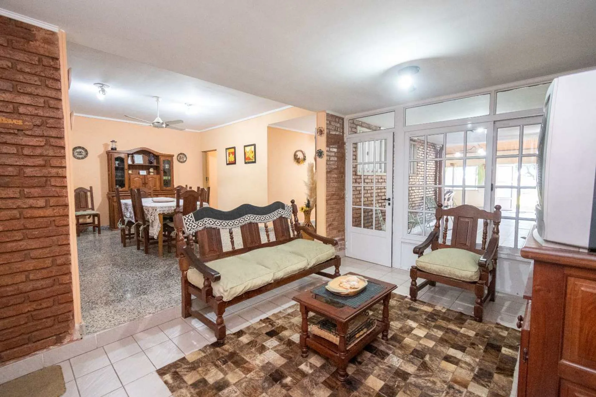 HERMOSA CASA CON SALIDA AL RIO EN LOS ZAPALLOS foto 4