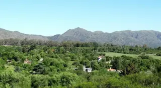 LOTEO EN MOLINARI - COSQUIN. TRANQUILIDAD. VISTA PANORÁMICA. NATURALEZA. LOTES CON ESCRITURA Y SERVICIOS foto 1