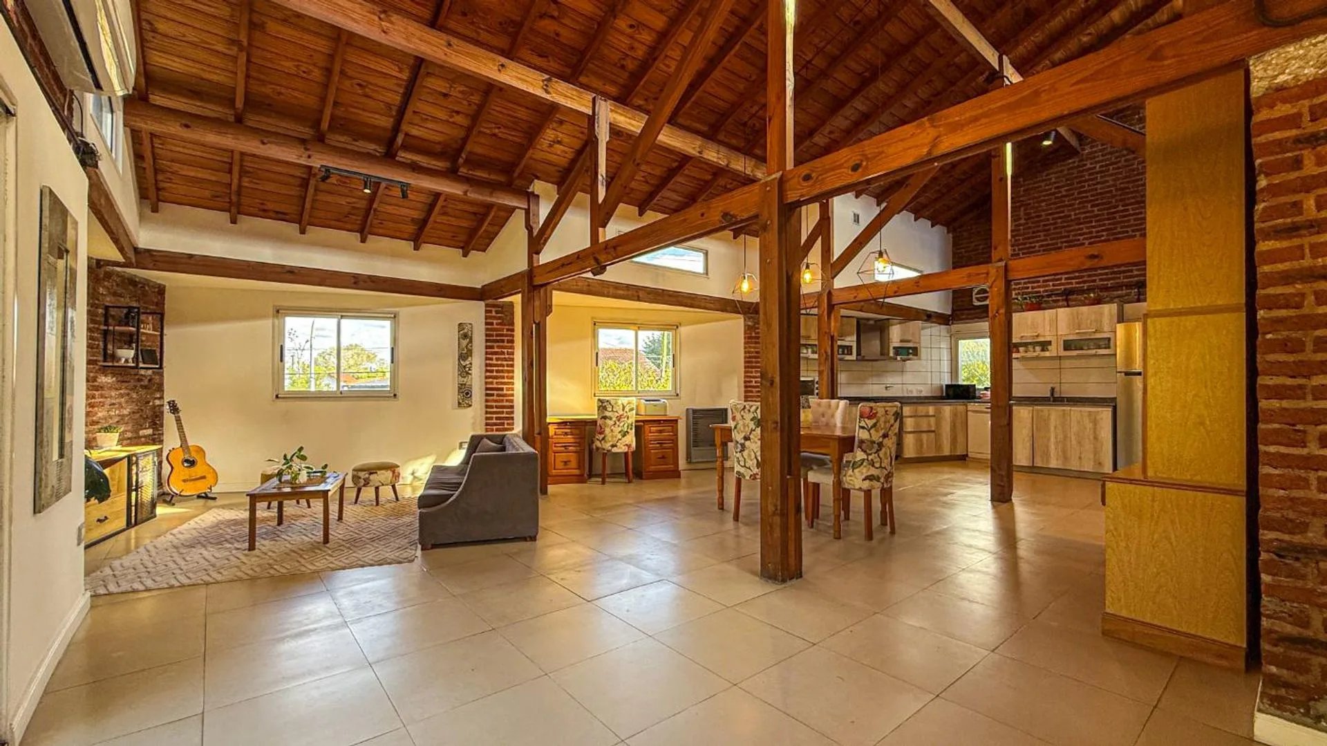 VENTA PH TIPO CASA 4 AMBIENTES GROSELLAR RECICLADO foto 4