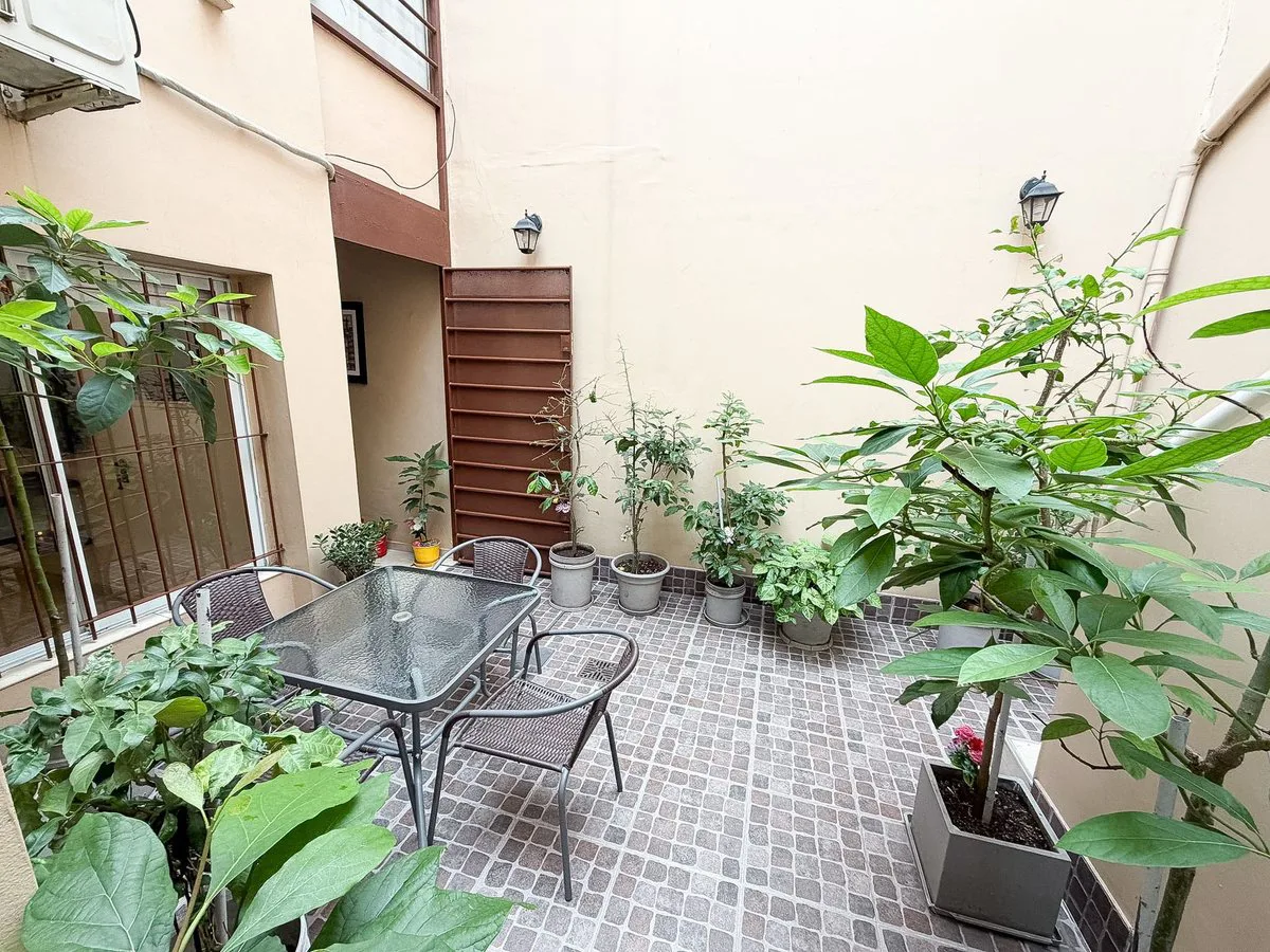 CASA EN VENTA EN EL BARRIO DE SAAVEDRA foto 3