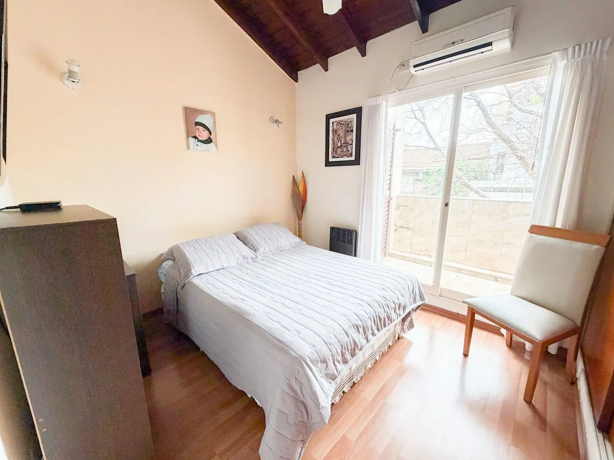 CASA EN VENTA EN EL BARRIO DE SAAVEDRA foto 4