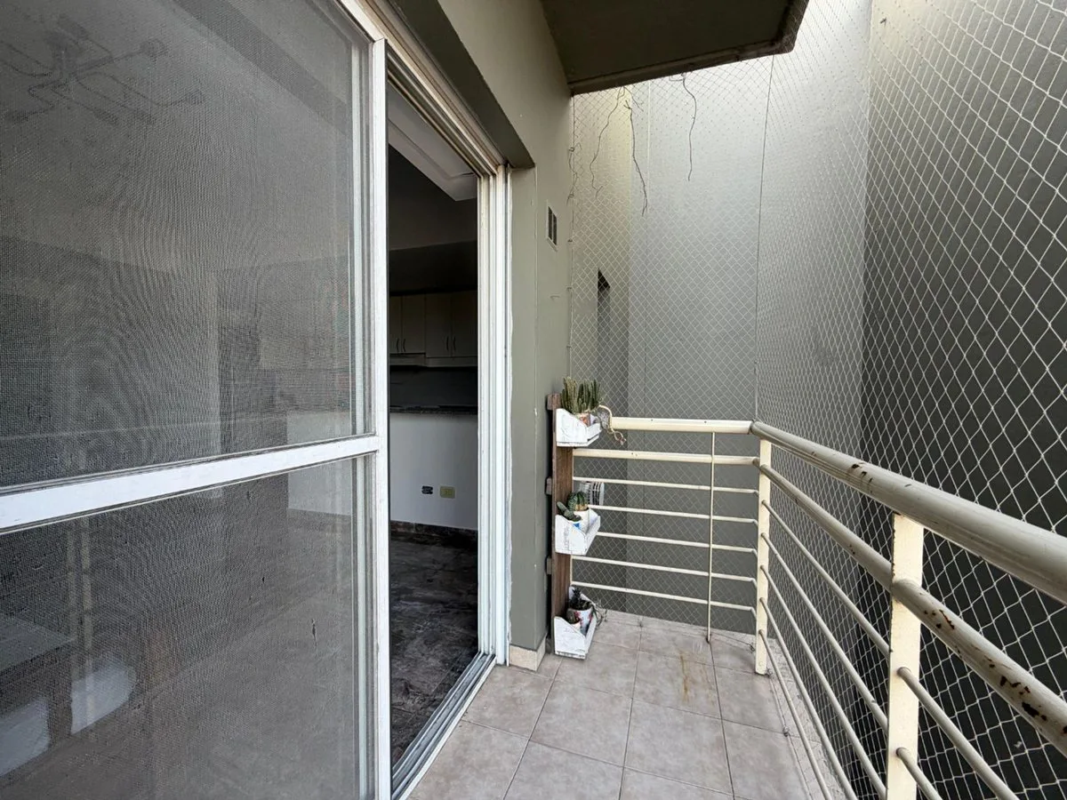 Departamento 2 ambientes venta en Pompeya c balcón foto 5