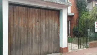 CASA DE 3 AMBIENTES CON PARQUE AL FONDO Y PILETA. foto 3