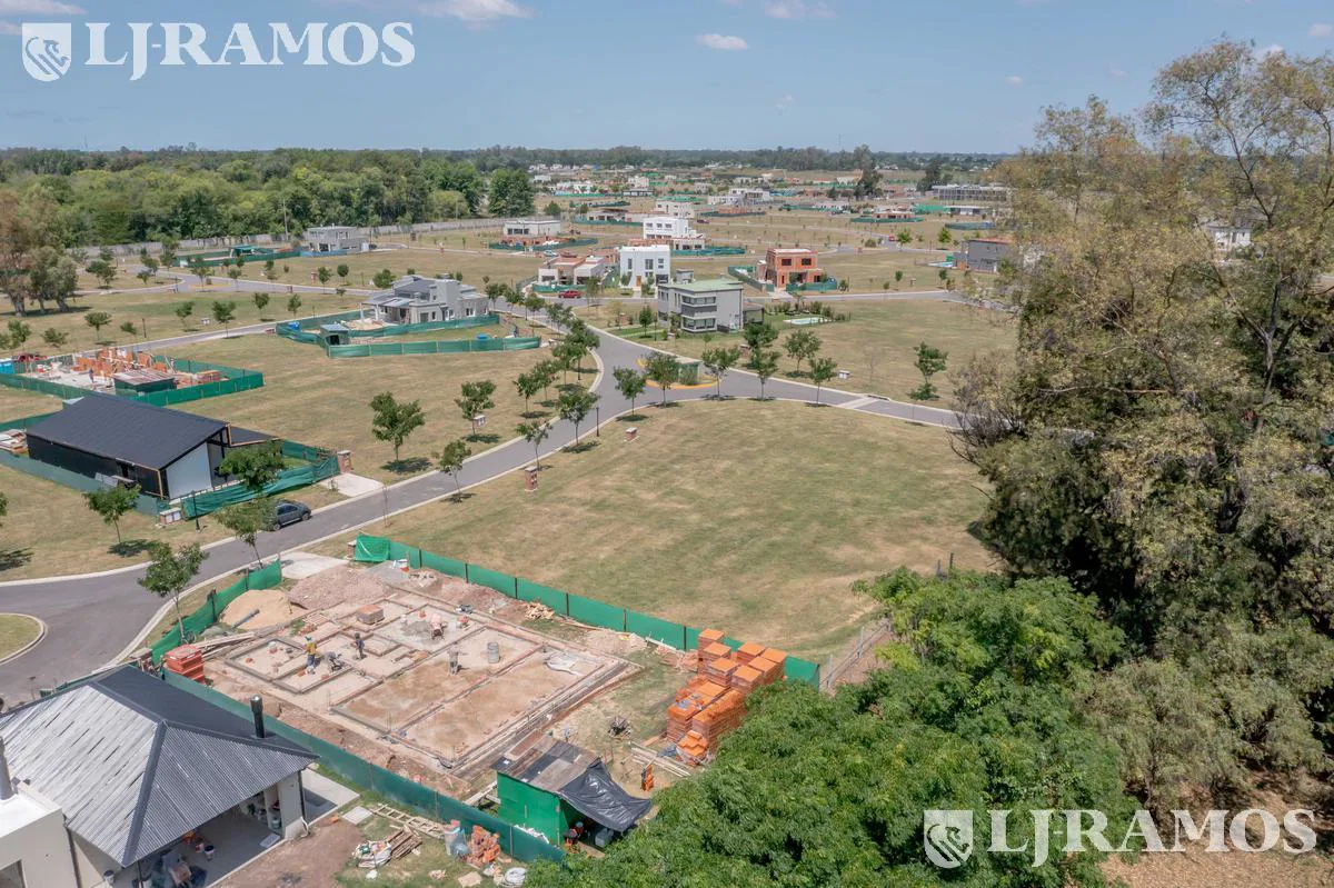 Construí tu casa en Barrio Privado Santo Tomás, Pilar. Excelente ubicación. foto 4