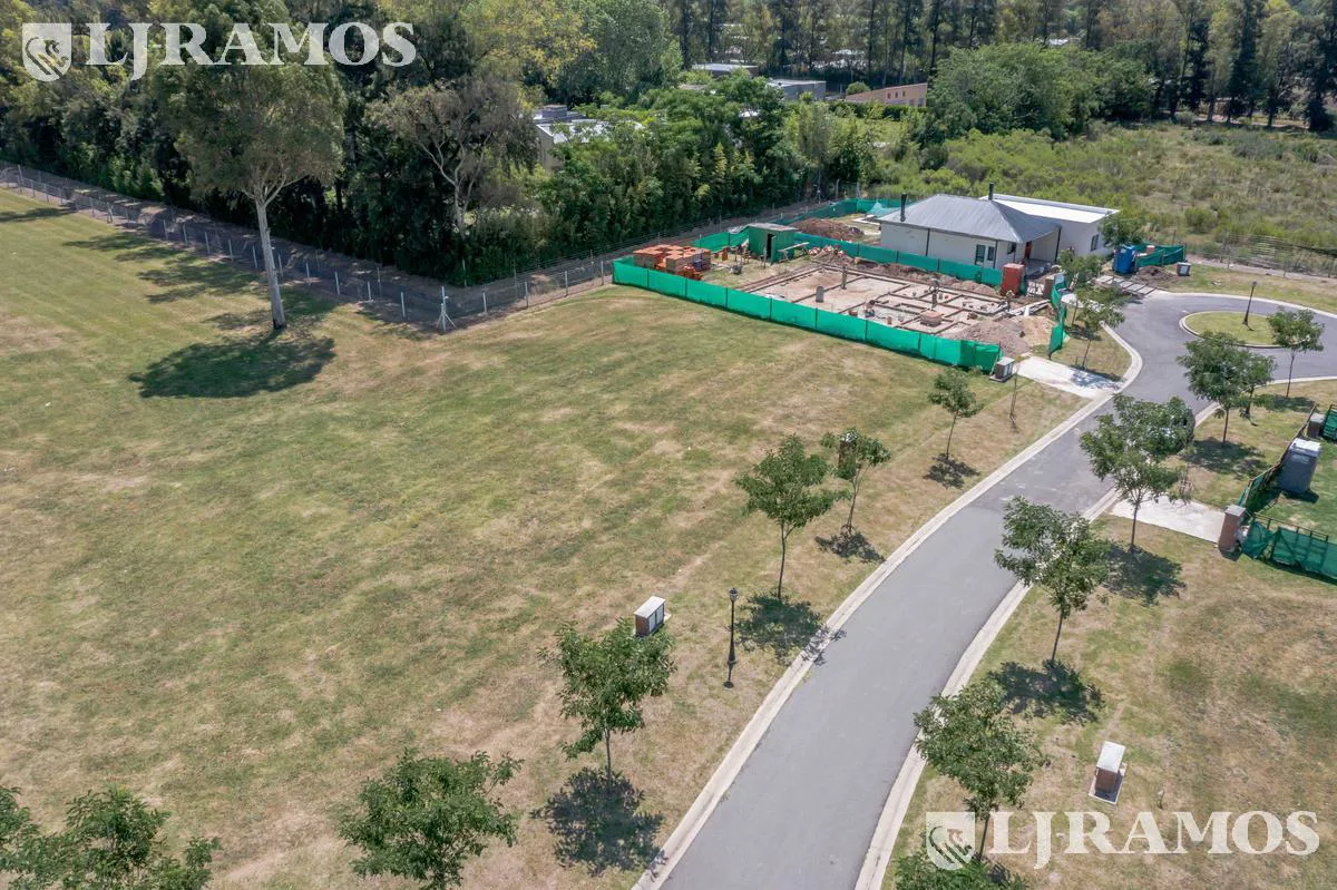 Construí tu casa en Barrio Privado Santo Tomás, Pilar. Excelente ubicación. foto 5