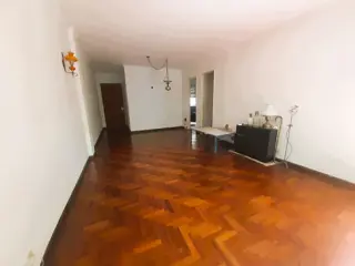 Luminoso departamento 3 ambientes con dependencia de época en Acassuso foto 4