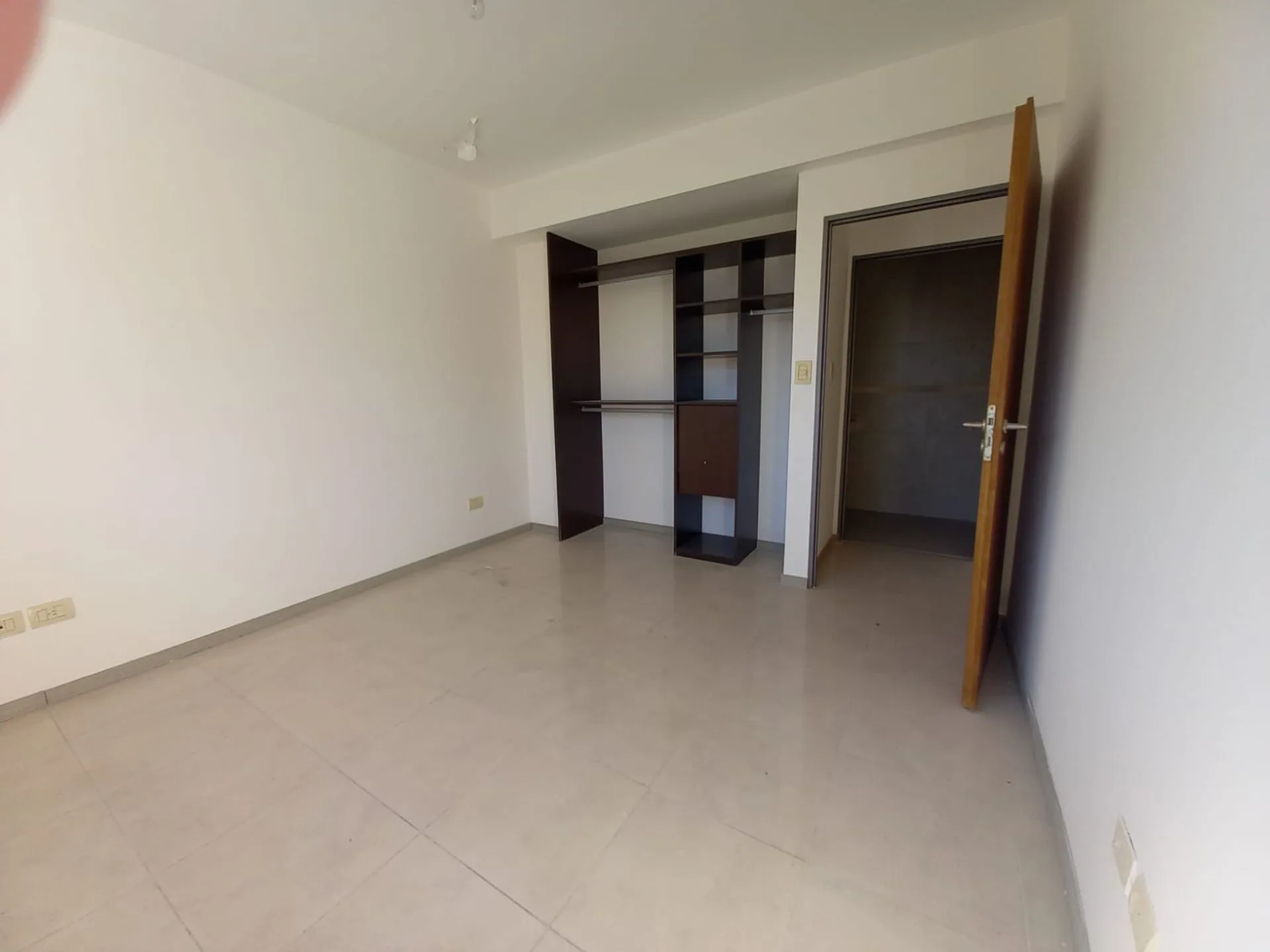 Departamento 3 Ambientes  con cochera  en Venta foto 2