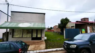 LOCAL COMERCIAL EN AMPLIO LOTE foto 5