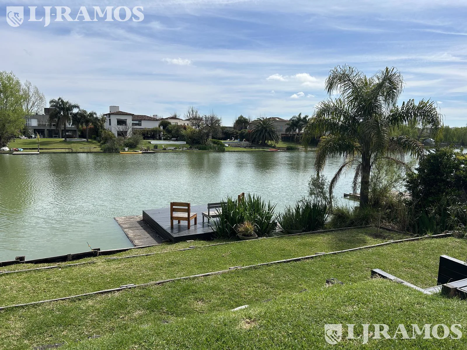 Casa a la laguna, con 4 dormitorios, escritorio y play, en venta o alquiler en Santa Barbara foto 5