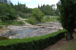 De Blasis Bienes Raices GRAN OPORTUNIDAD EN TANTI Excepcional inmueble en TANTI sobre la costa del Rio ,  Casco de Estancia foto 5