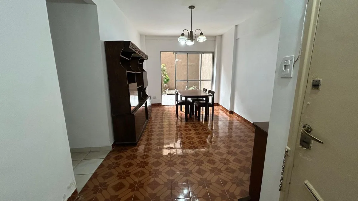 DEPARTAMENTO EN VENTA - ABASTO - 2 1/2 AMB + PATIO foto 2
