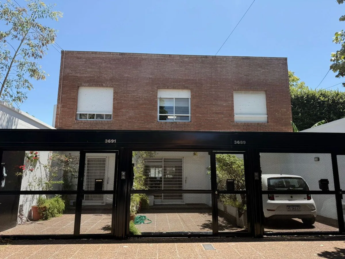 VENTA Casa Triplex en Coghlan foto 2