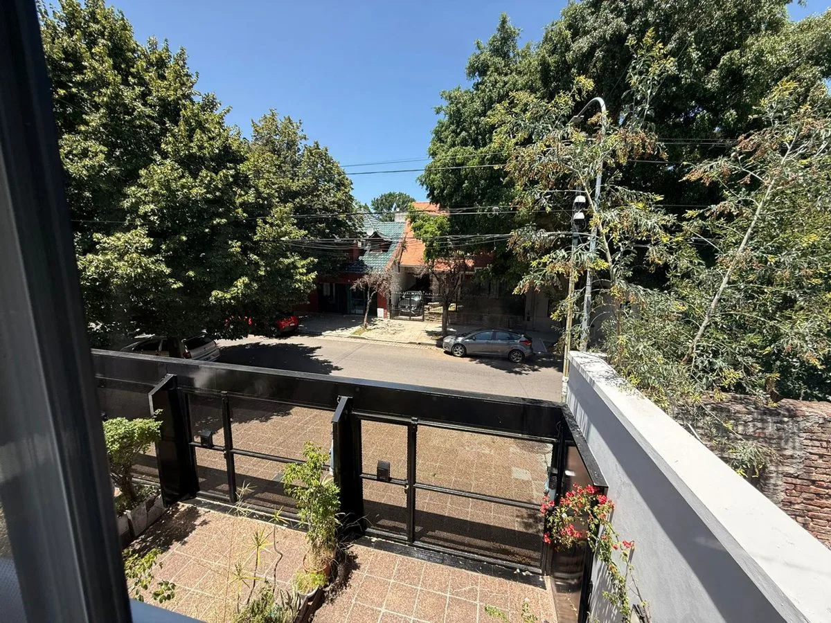VENTA Casa Triplex en Coghlan foto 4