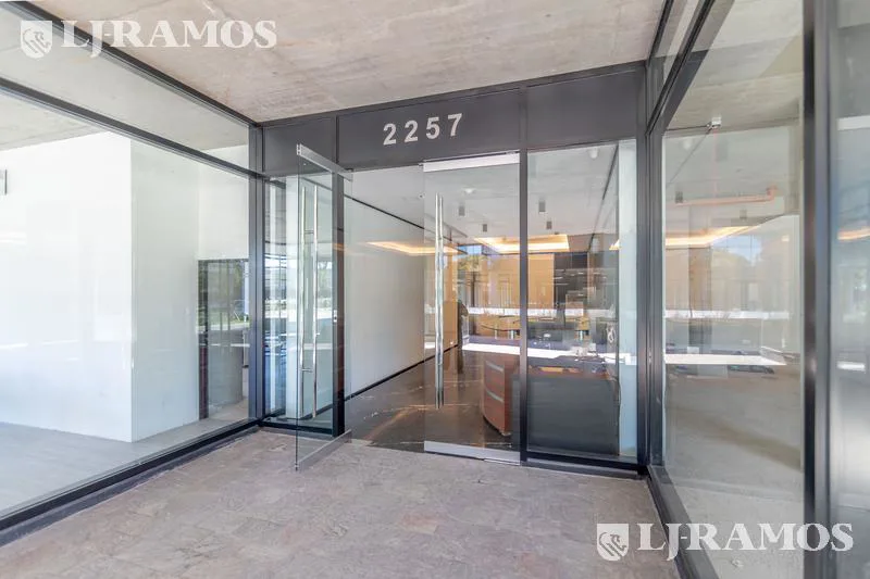 Venta de oficina de 238 m2 en San Isidro foto 3