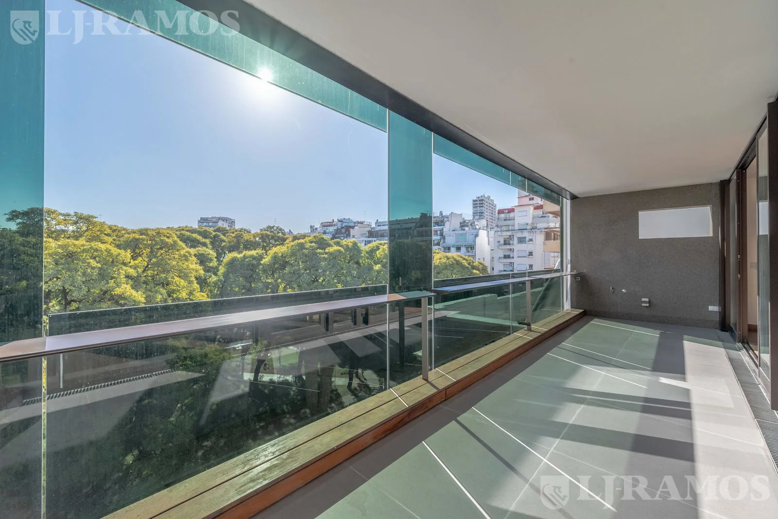 VENTA EXCLUSIVO PISO MODERNO A ESTRENAR - RECOLETA - SEG 24 HS foto 4
