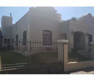Excelente propiedad en Barrio Carlos Pellegrini foto 2