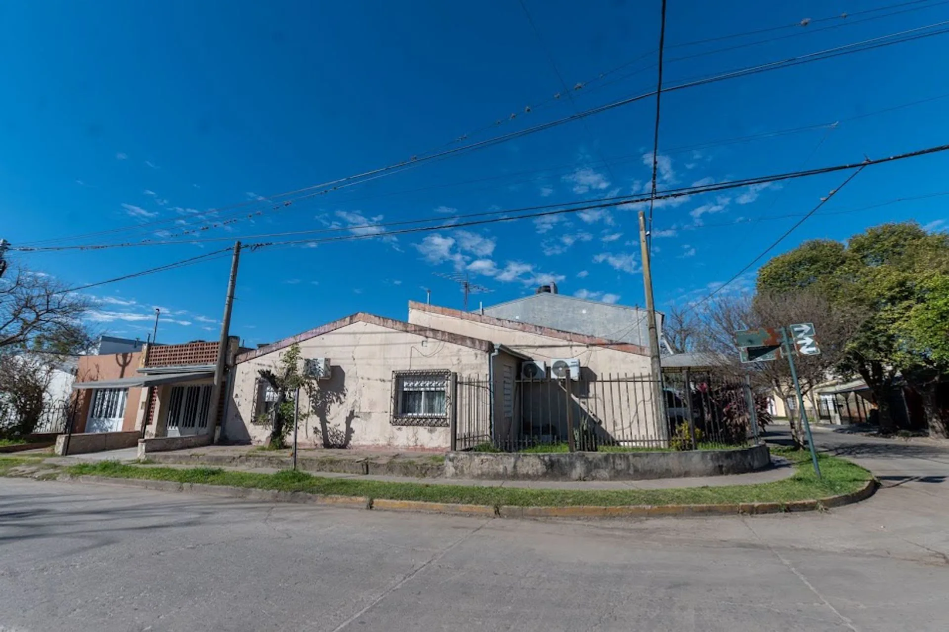 CASA DE 3 DORMITORIOS Y COCHERA EN SANTO TOMÉ foto 3