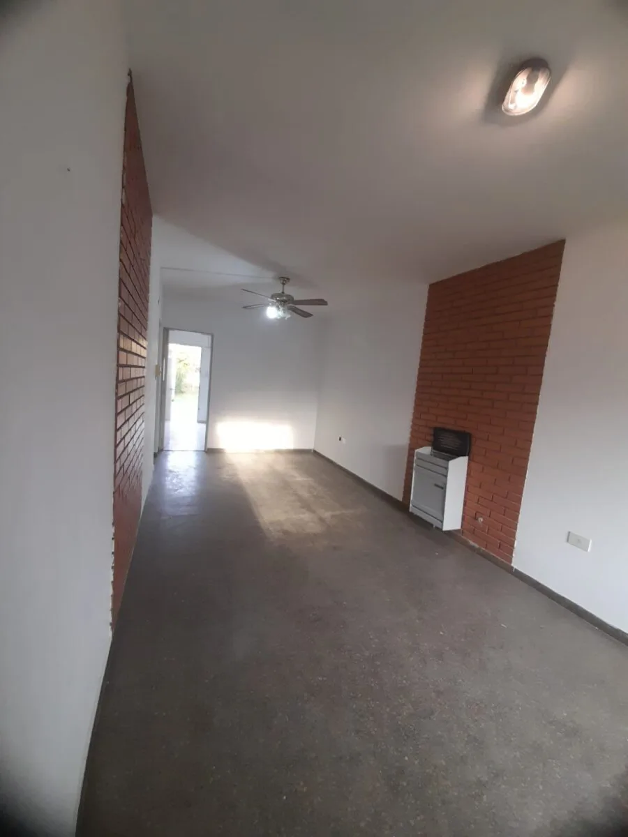 SE VENDE CASA EN TRELEW foto 3