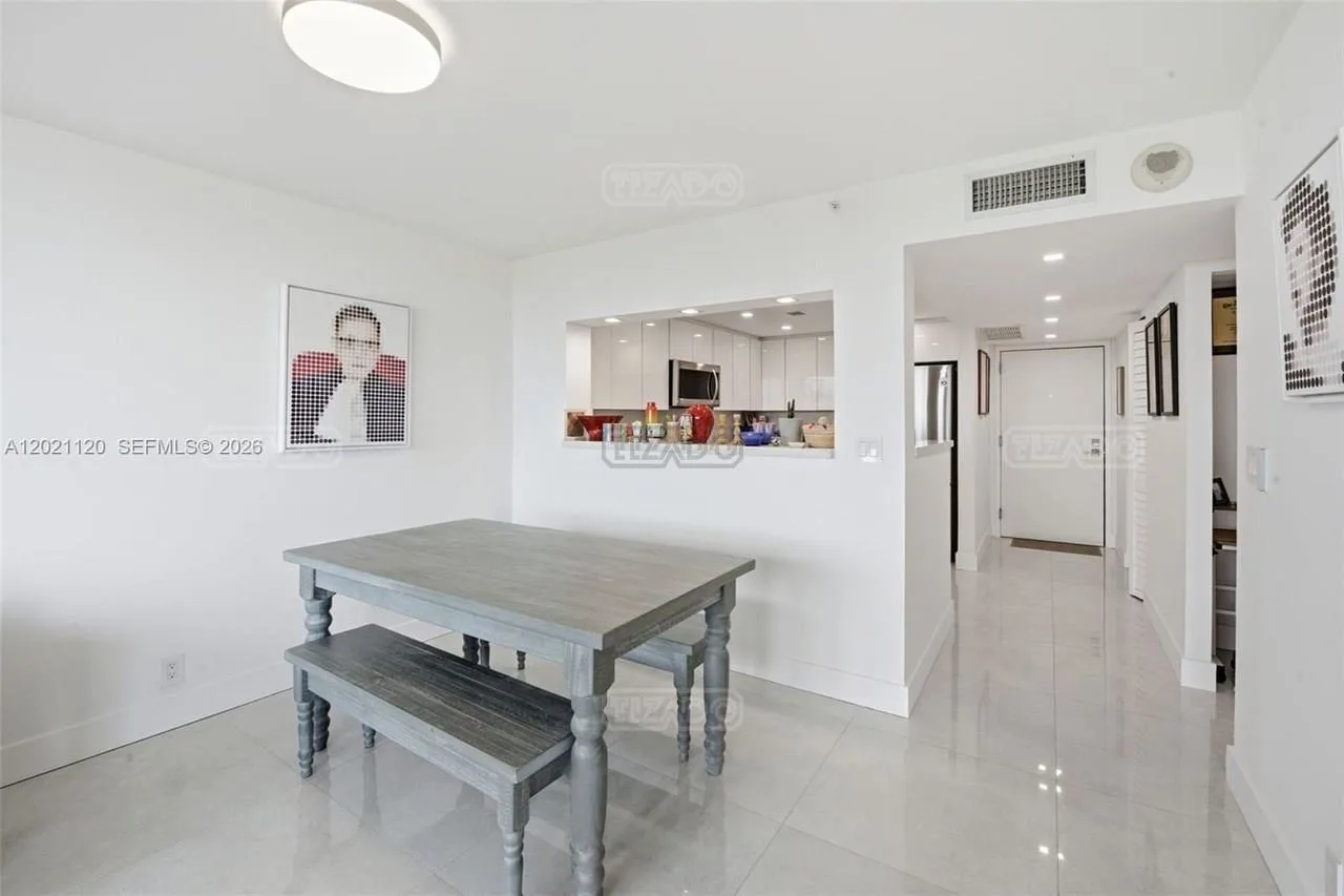 2555 Collins Ave #1106 2500 foto 3
