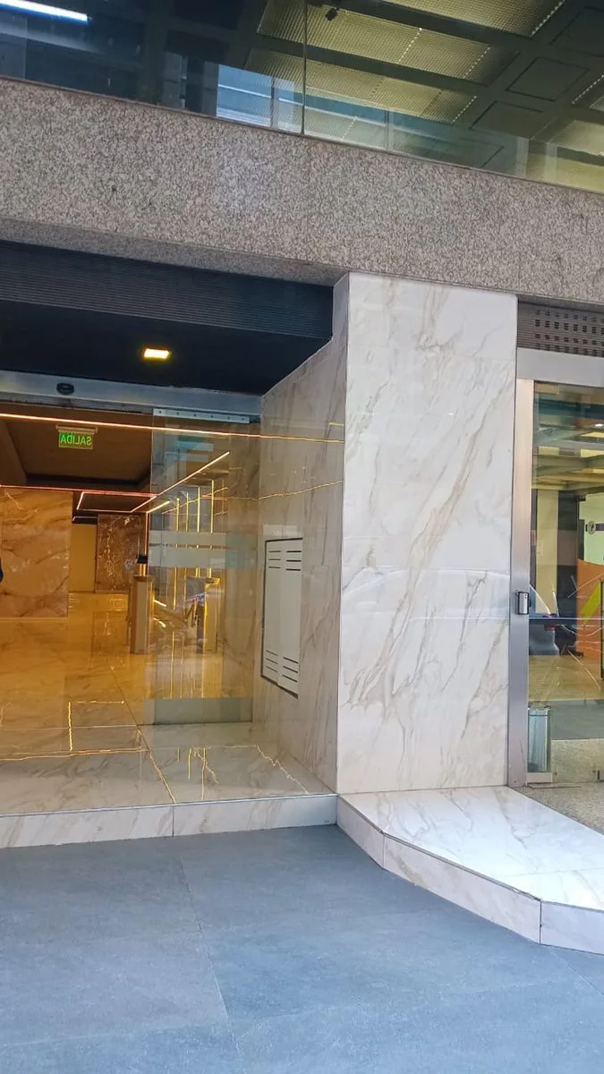 ALQUILER DE OFICINA EN MICROCENTRO foto 4