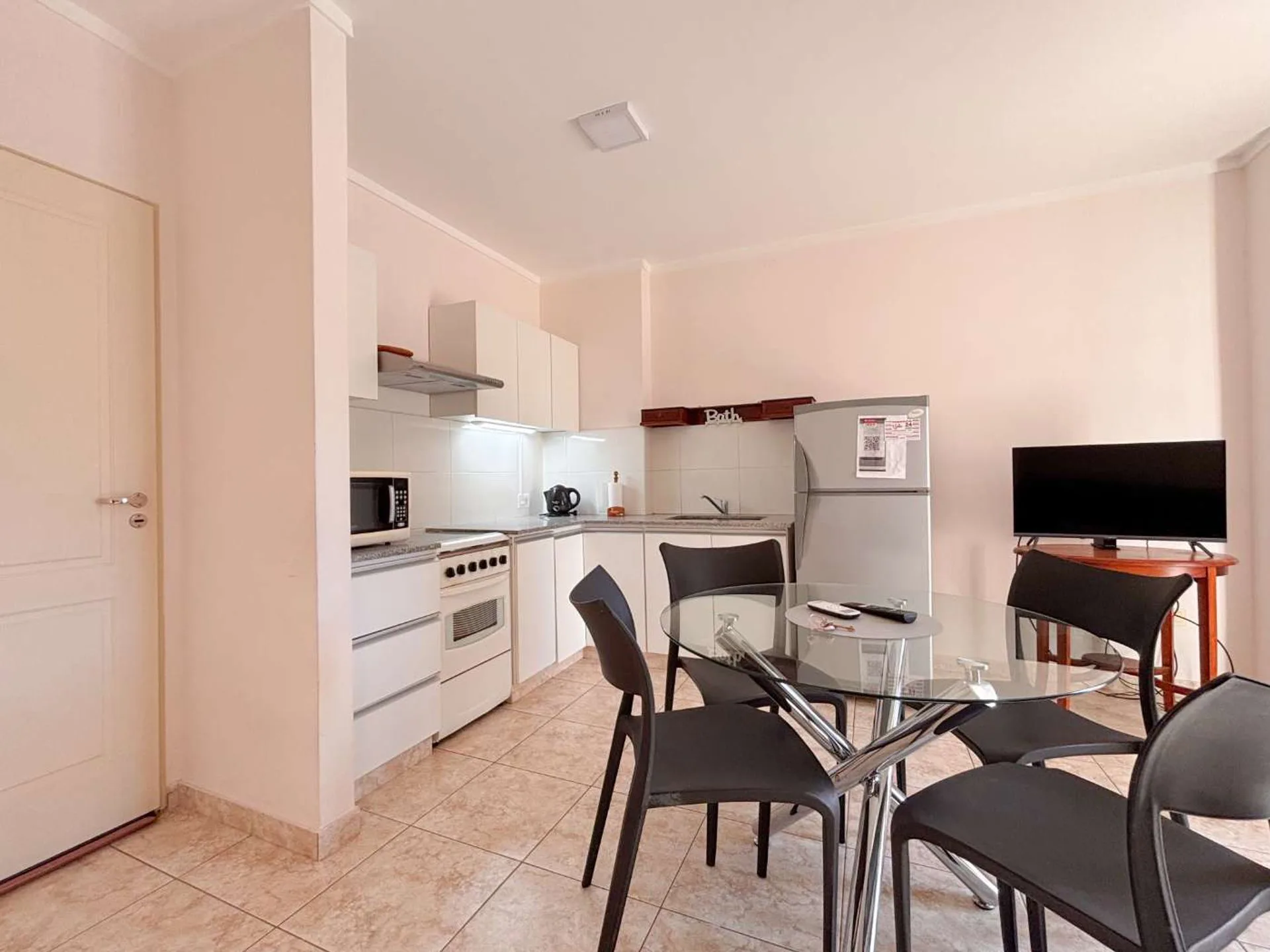 VENTA DEPARTAMENTO CÉNTRICO NUEVO (OPC AMOBLADO!) foto 4
