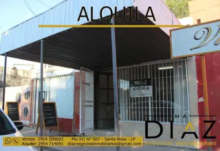 Salón Comercial en la calle Antártida Argentina foto 1