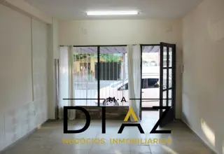 Salón Comercial en la calle Antártida Argentina foto 5